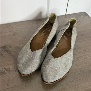 Toms Women's Light Grey Patterned Loafers - 8.5